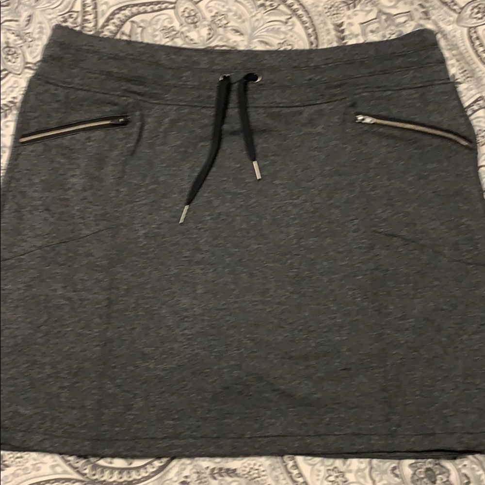 EUC XL Black/Gray Tangerine Skort